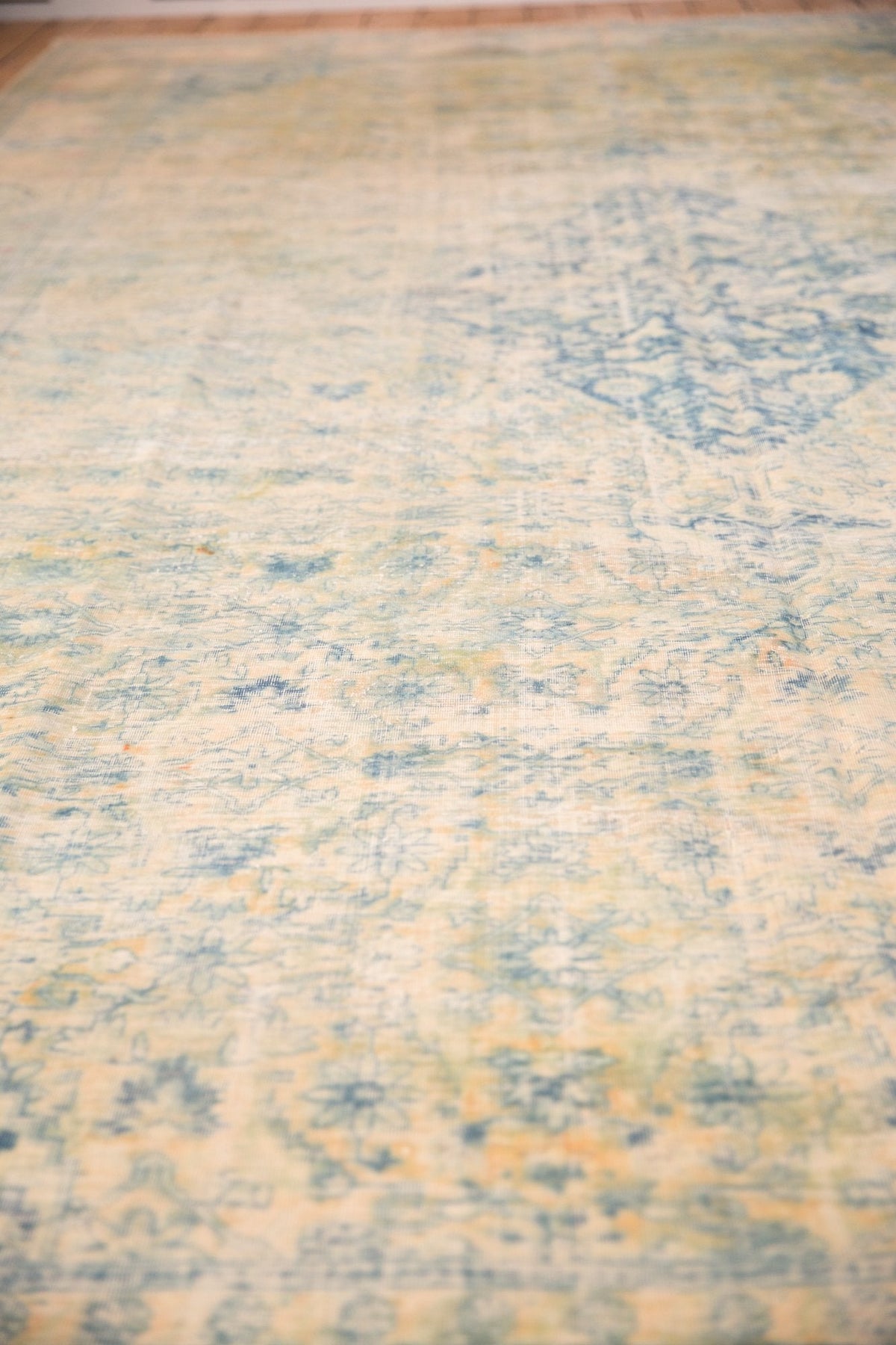 9x14.5 Vintage Distressed Bulgarian Herati Design Carpet