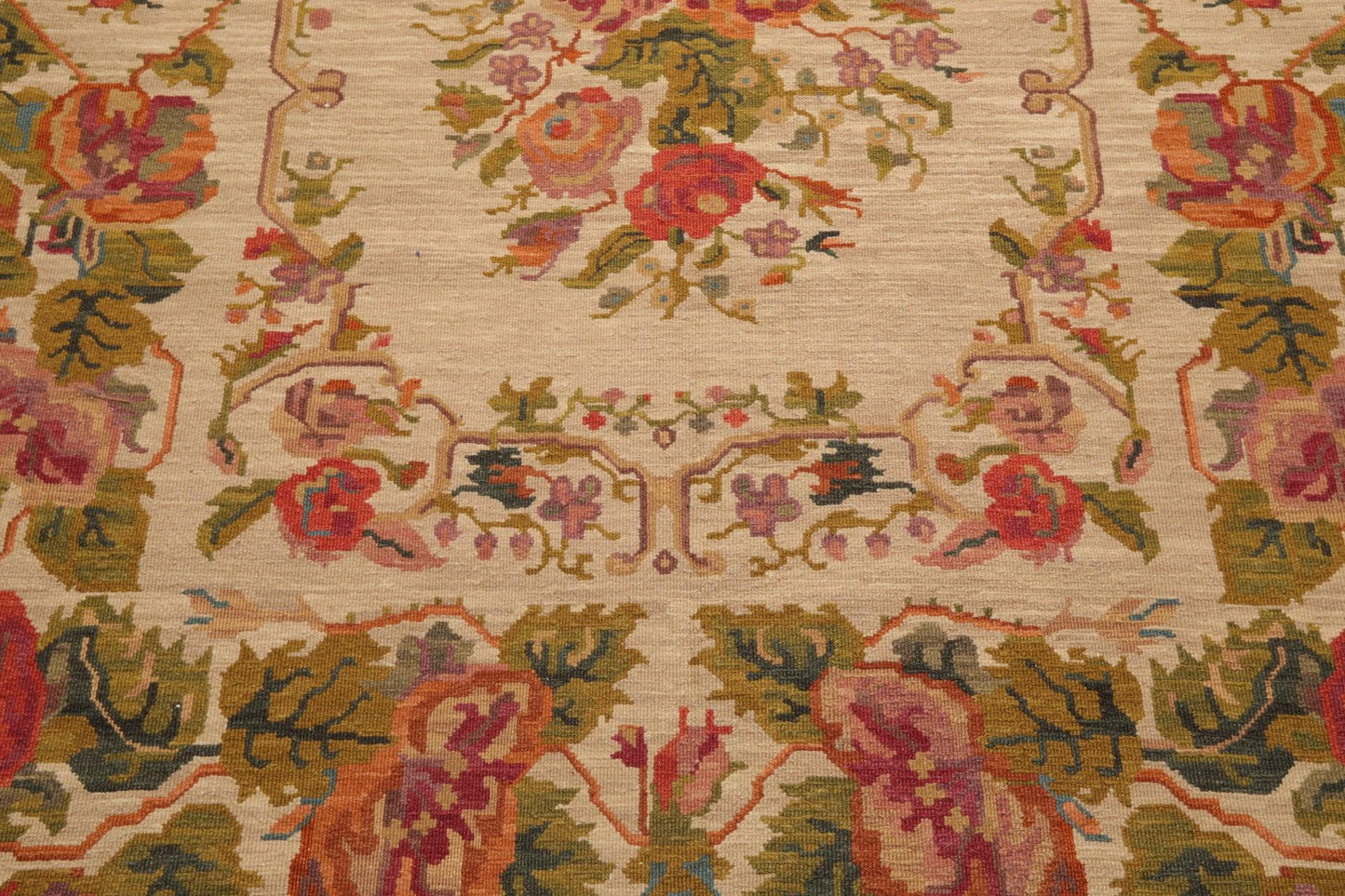 5'6" x 7'6" Hand Knotted Wool Reversible Floral Area Rug Beige