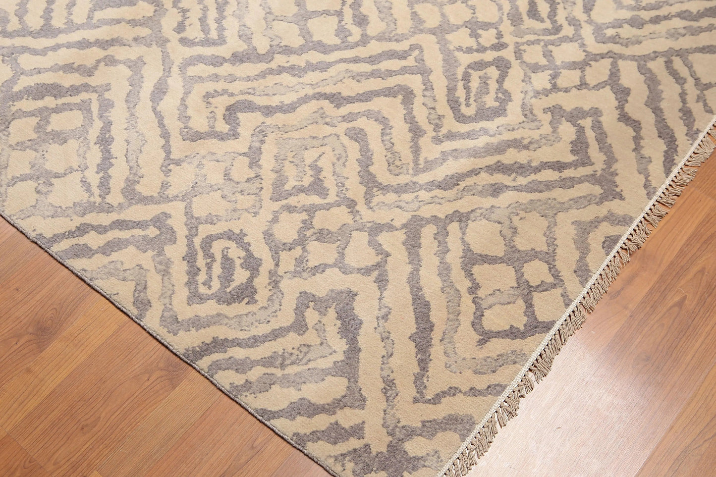6' x 9' Hand Knotted Geometric Pattern 100% Wool Area rug Beige