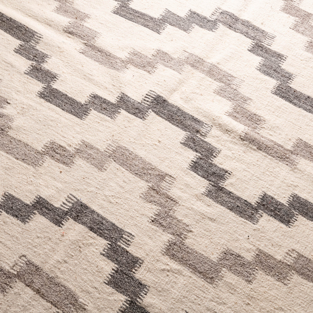 Sanabil - taznakht kilim rug