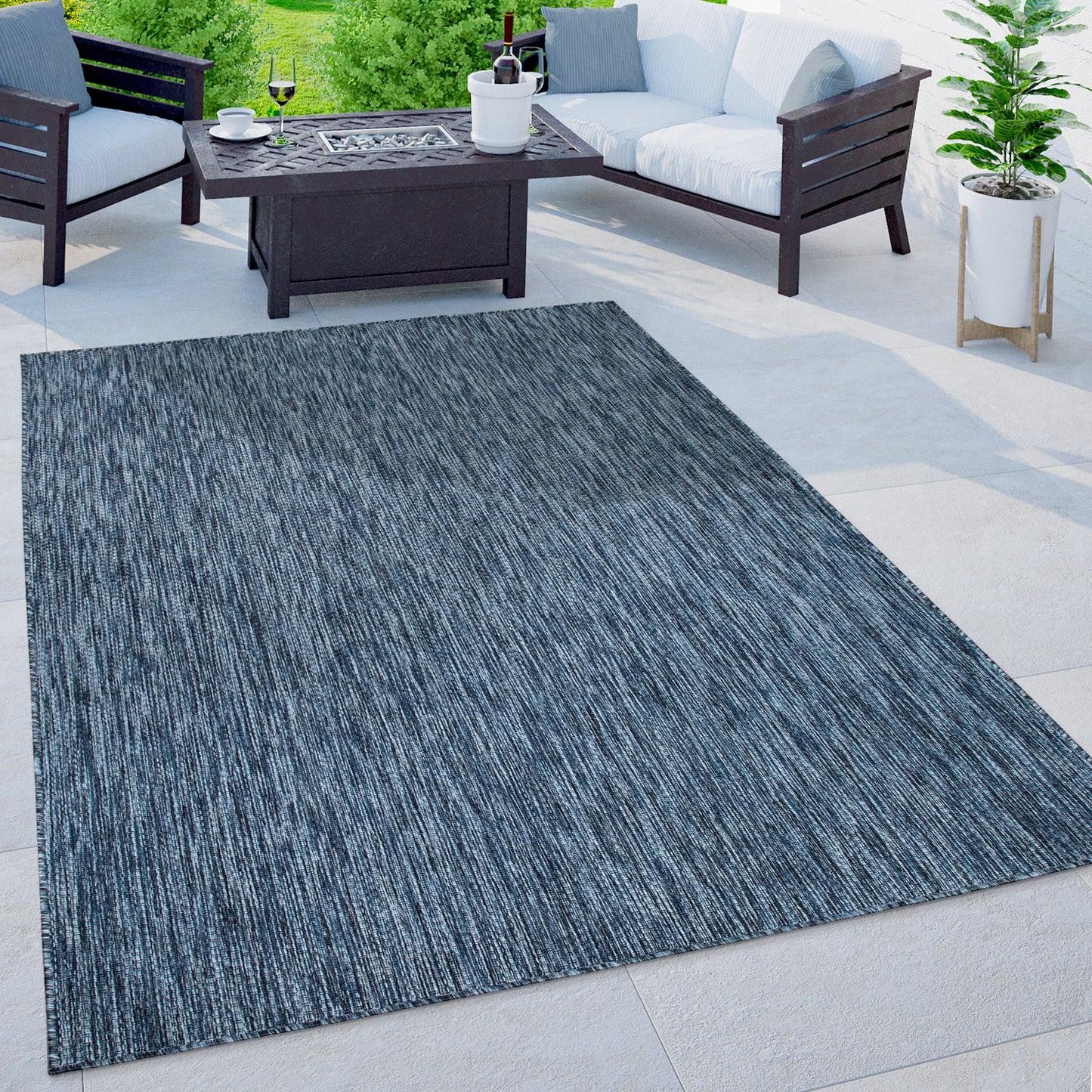 Solid Outdoor Rug for Patio or Balcony weatherproof in Mottled Blue
